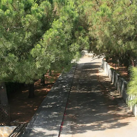 Carabella Aparthotel 3*